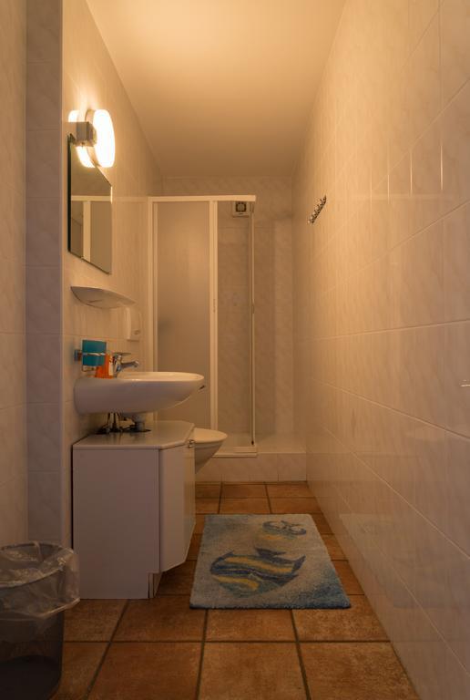 Ostello & Camping Riposo Hotel Losone Ngoại thất bức ảnh